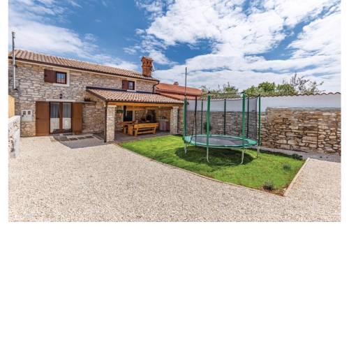 Two-Bedroom Holiday Home in Peruski