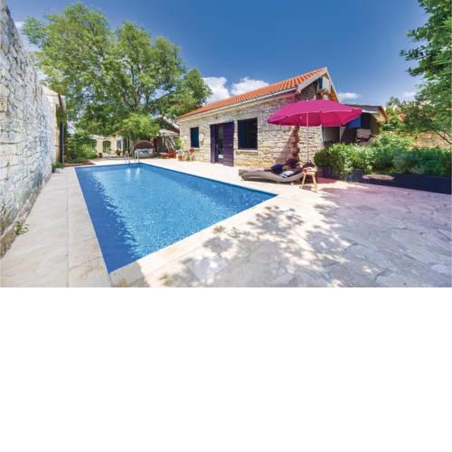 Two-Bedroom Holiday Home in Pridraga