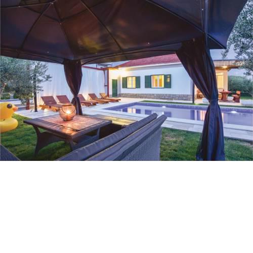 Two-Bedroom Holiday Home in Solin