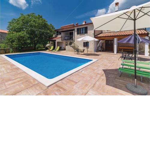 Two-Bedroom Holiday Home in Svetvincenat