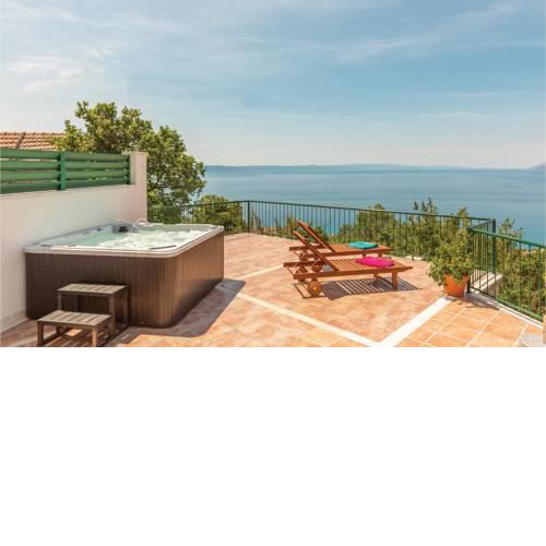 Two-Bedroom Holiday Home in Tucepi