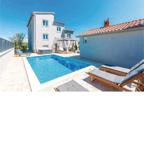 Two-Bedroom Holiday Home in Zadar