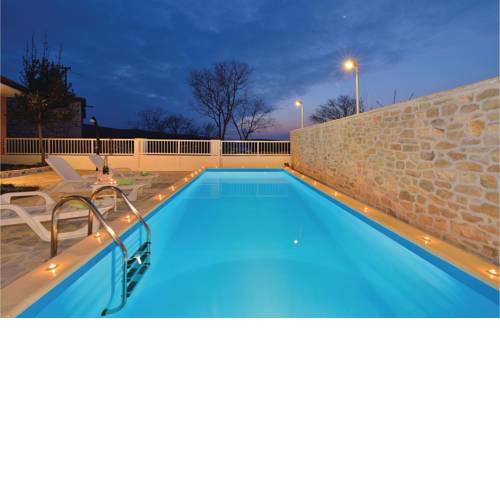 Two-Bedroom Holiday home Krusevo with an Outdoor Swimming Pool 04