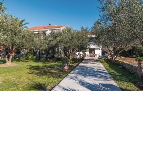Two-Bedroom Holiday home Zadar 03