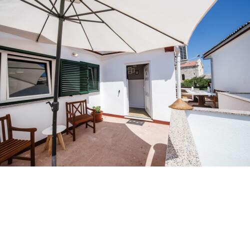 Vacation home near the beach Razanac