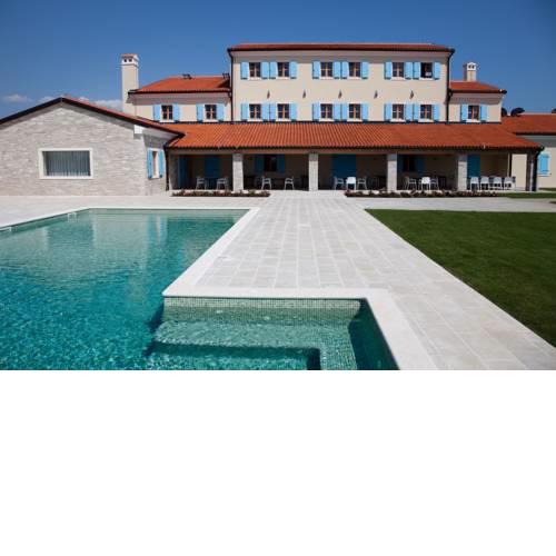 Velanera Hotel & Restaurant