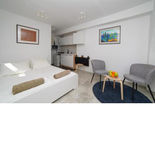 Victor - adorable studio with terrace+free parking