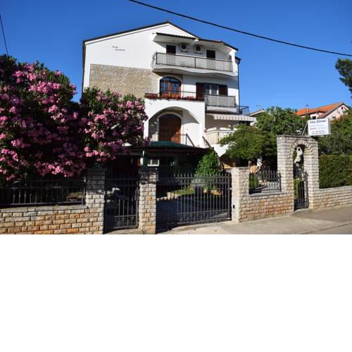 Vila Jelena - Apartment for 6 to 8 persons in Sv Filip i Jakov
