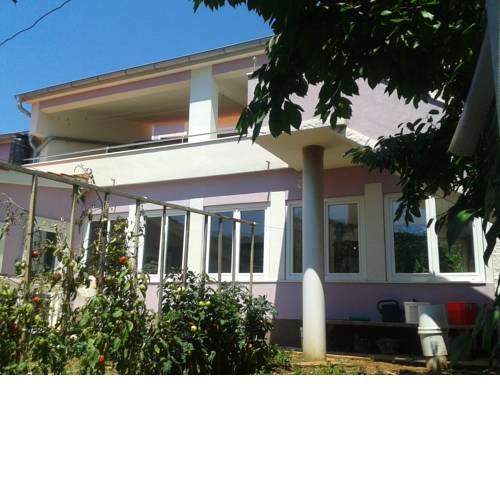 VILA KAROLINA