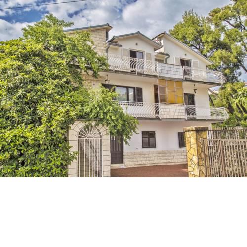 Vila Radić-Rooms & Apartments