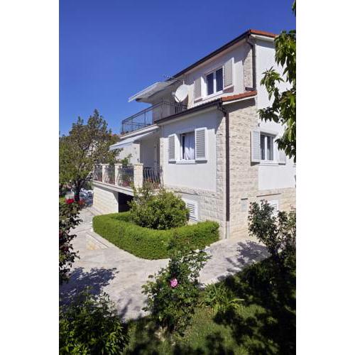 Villa 4US with pool, near Split and sea