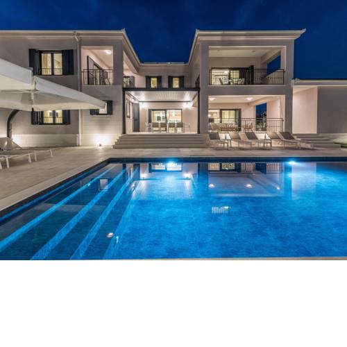 Luxurious Villa in Gorica with Pool