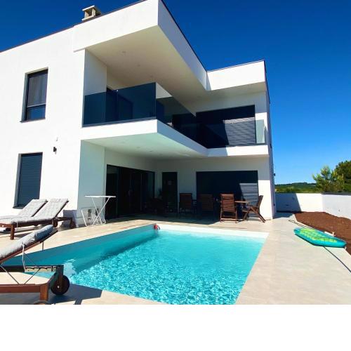 Villa Ajlin
