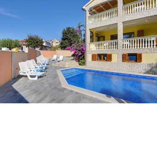 Villa Amarilla