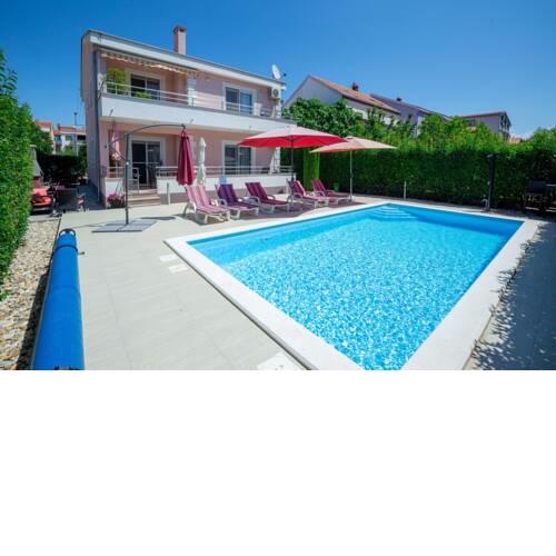 Villa apartment with pool ViGo