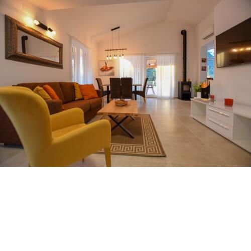 Villa Ariya