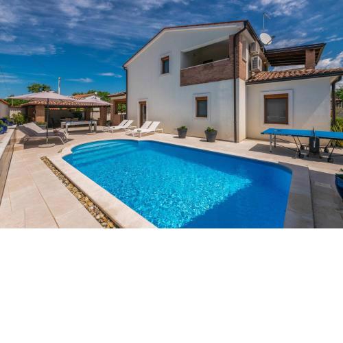 Villa Artist