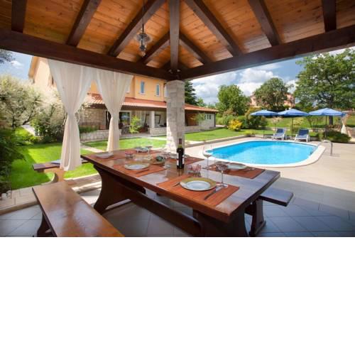 Villa Aurora
