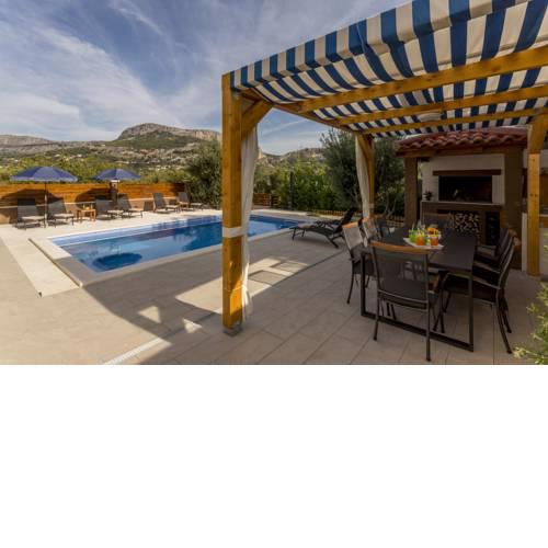 Villa Beata - Pool & View
