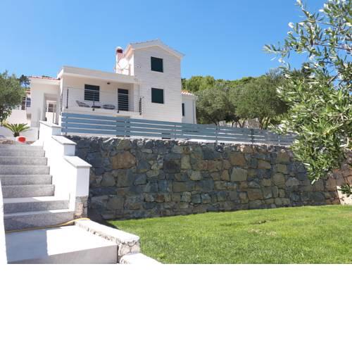 Villa Carica
