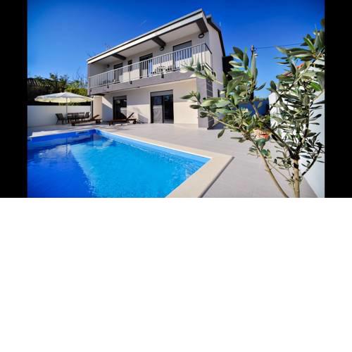 Villa Cemelia