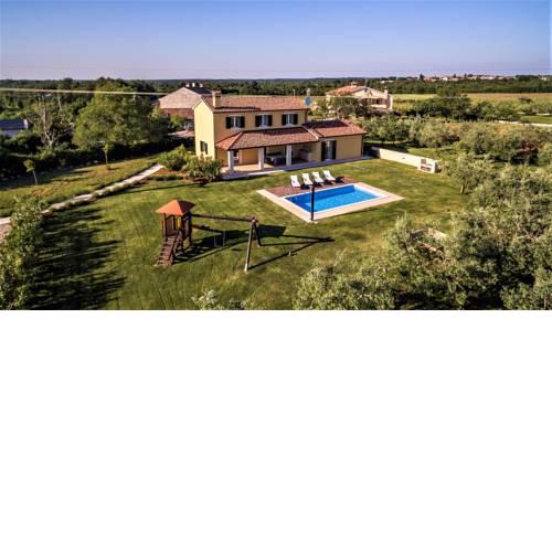 Villa Danelon with Pool and Olive Grove View
