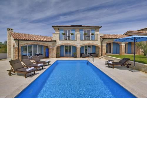 Villa Dennis