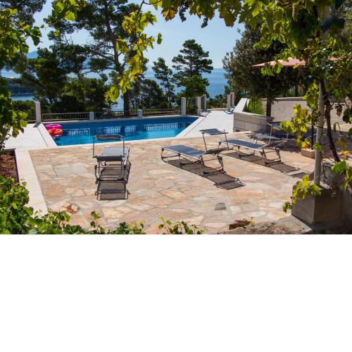 VILLA DIAMOND- beautiful seaview, bar, pool & gym