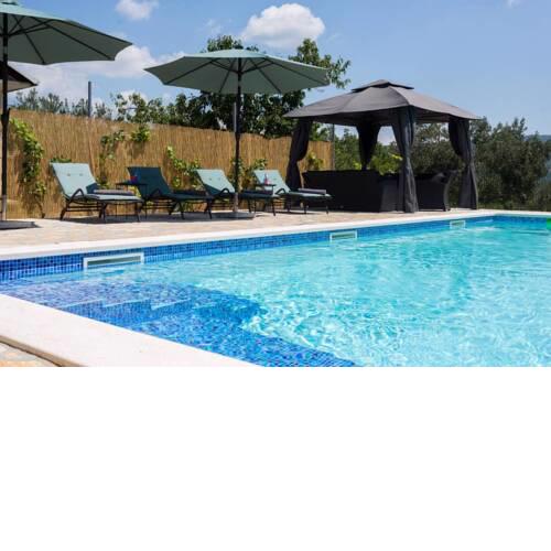 Villa Dida Dinko-peaceful getaway with pool and bbq