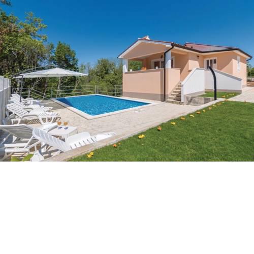 Villa Dina