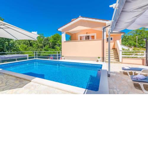 Villa Dina