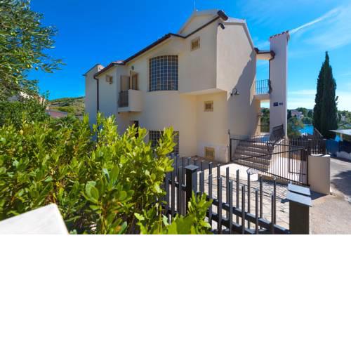 Villa Divna