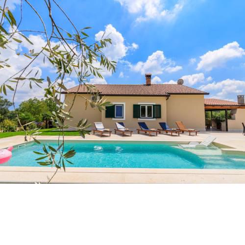 Villa Ella