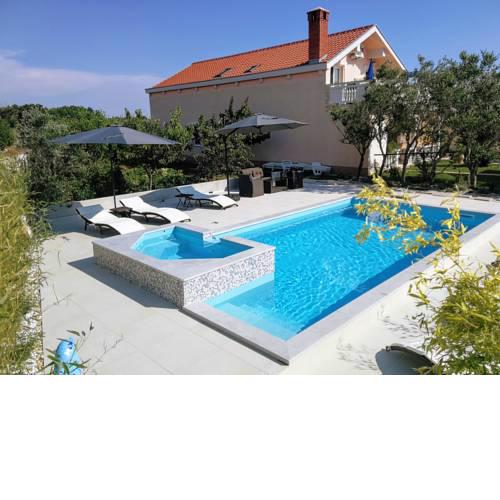 Villa Flora Maris Apartments