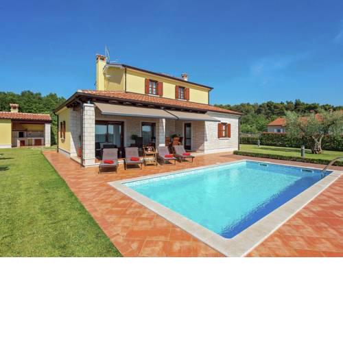 Beautiful Villa in Visnjan with Swimming Pool
