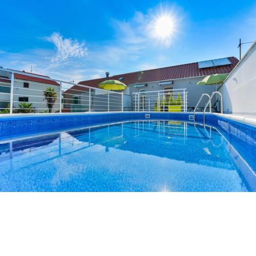 Villa Dragica 50 m from sea in Privlaka