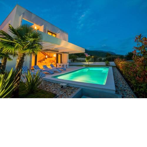 Villa Gold Fish