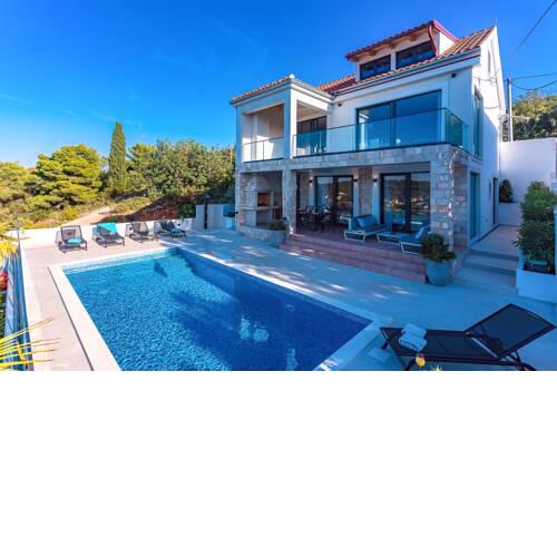 Villa in Necujam Sleeps 8 with Pool and Air Con