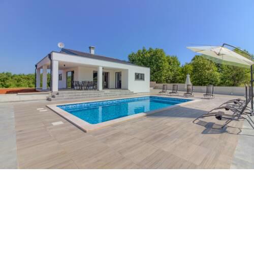 Villa Larisa