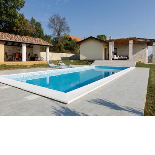 Charming Villa in Drnis with Pool