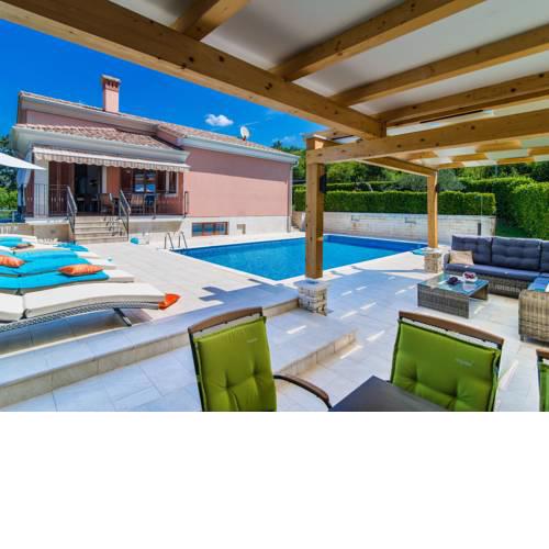 Modern Villa in Rovinj with Private Swimming Pool
