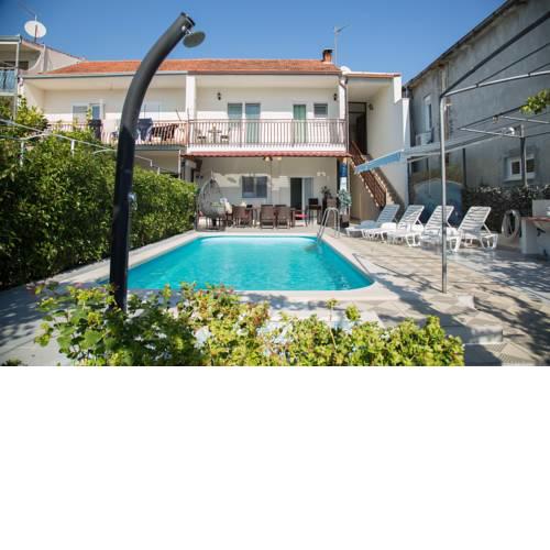 Villa Mami