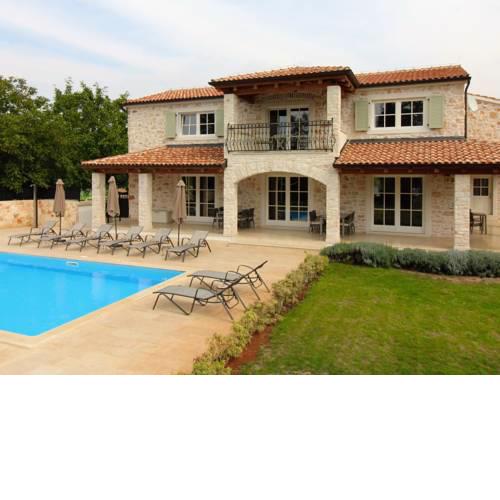 A Countryside Fancy Villa in Verteneglio