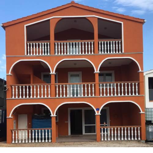 Villa Marina, Vir