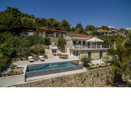 Villa Mika by the beach