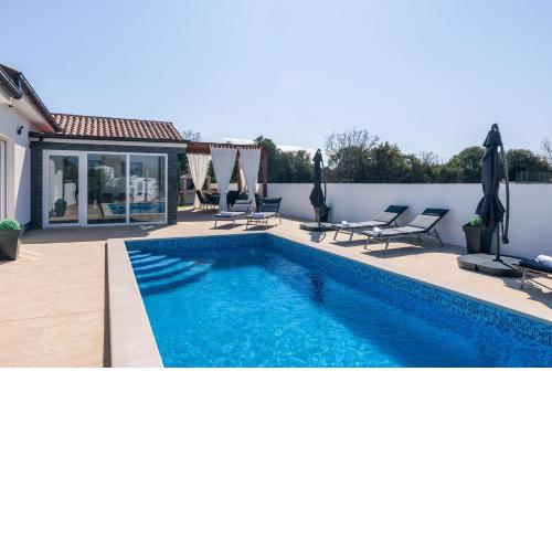Villa Miracle for 8 people