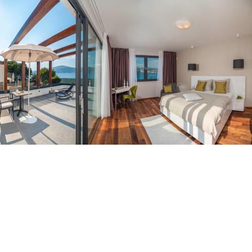 Villa More