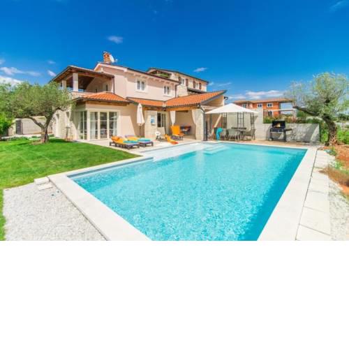 Villa Nar