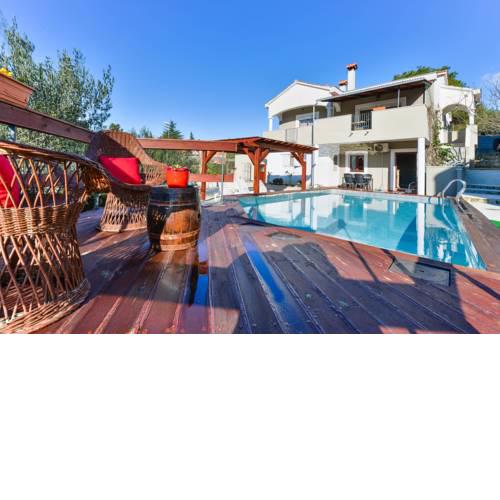 VILLA NIKO with private swimming pool