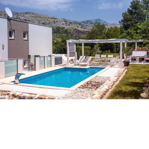 Villa Oblik with private pool, indoor & outdoor whirlpool, sauna,5 bedrooms